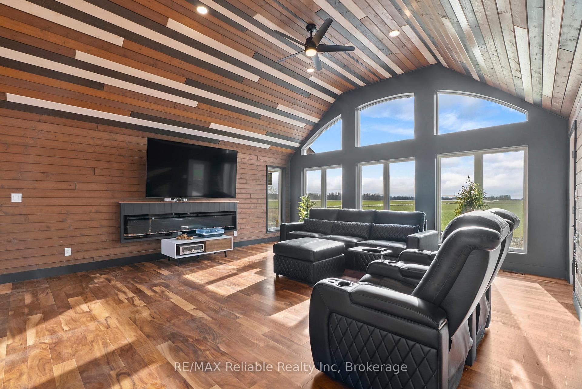 43841 Cranbrook Road photo 7