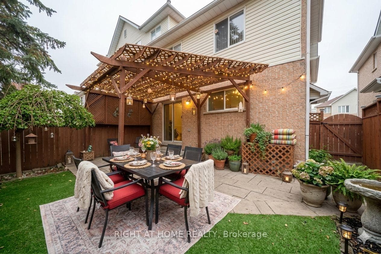 370 Riddell Court Unit 21 photo 4