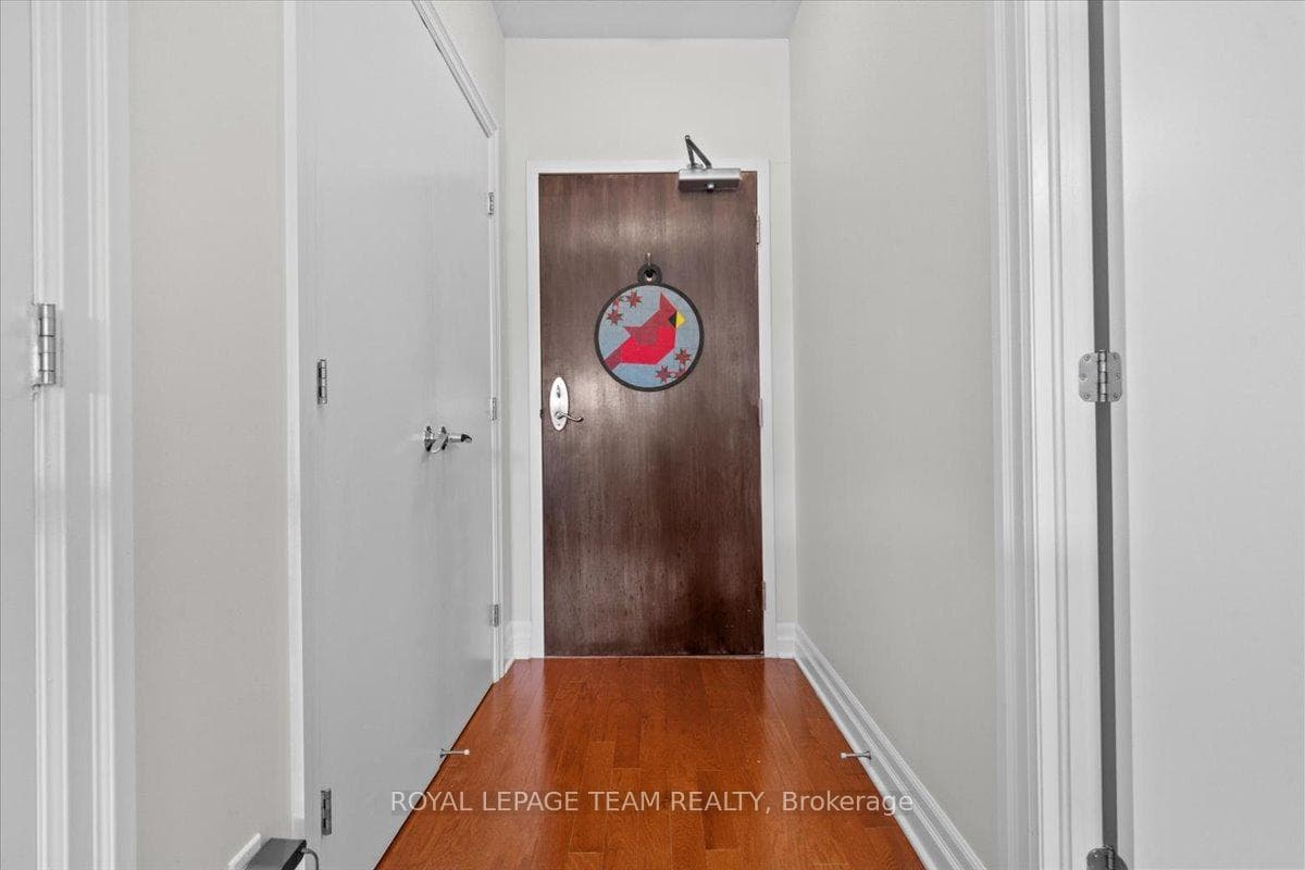 1433 Wellington Street Unit 304 photo 4