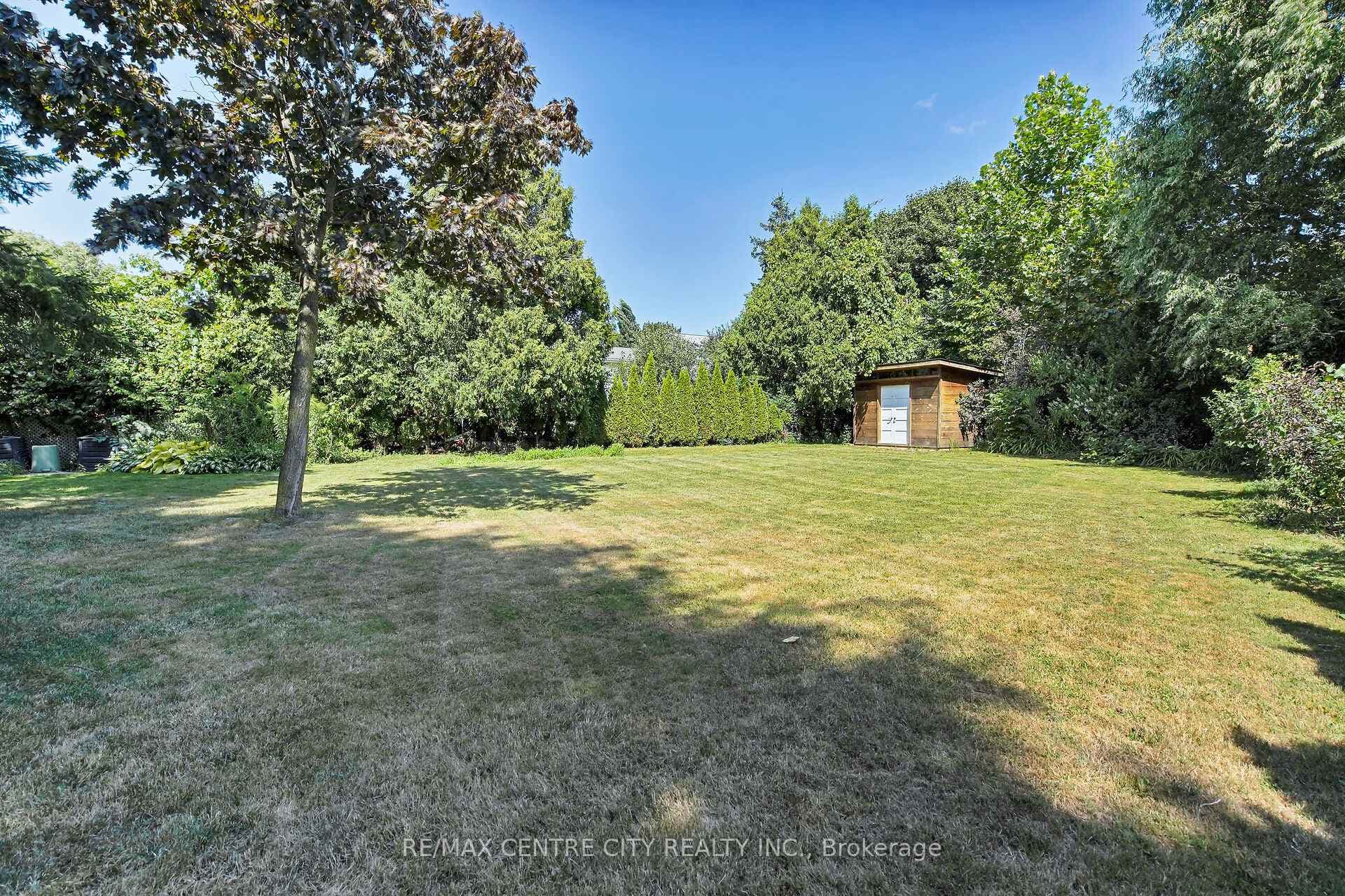 937 Fontaine Road photo 33