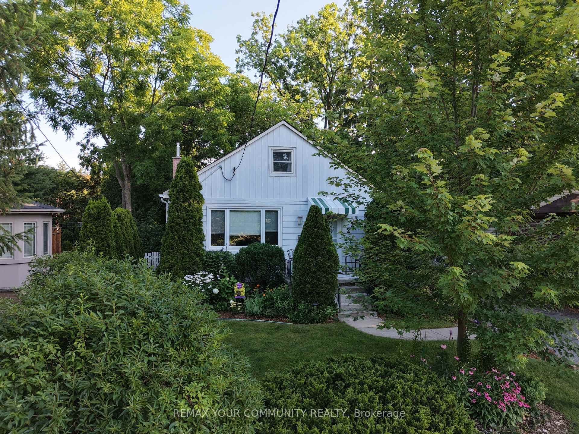 223 Richmond Street photo 2
