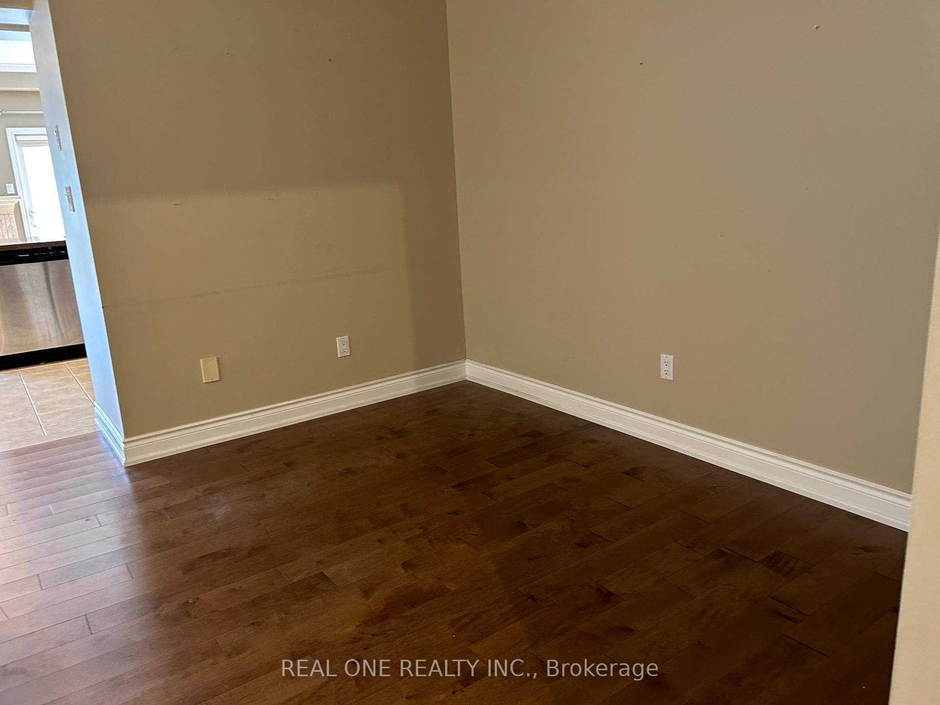 2460 Felhaber Crescent photo 7