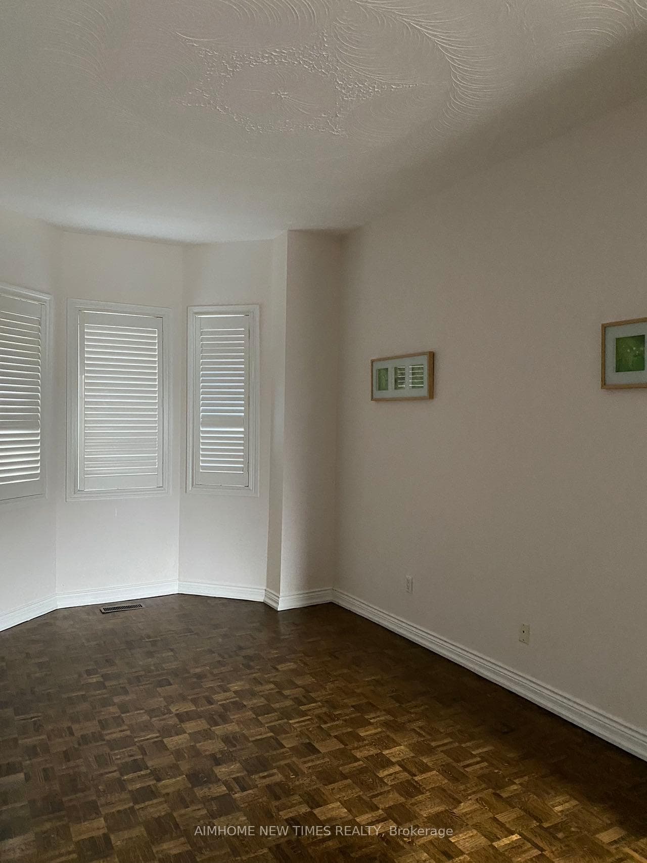 248 Robert Street photo 3