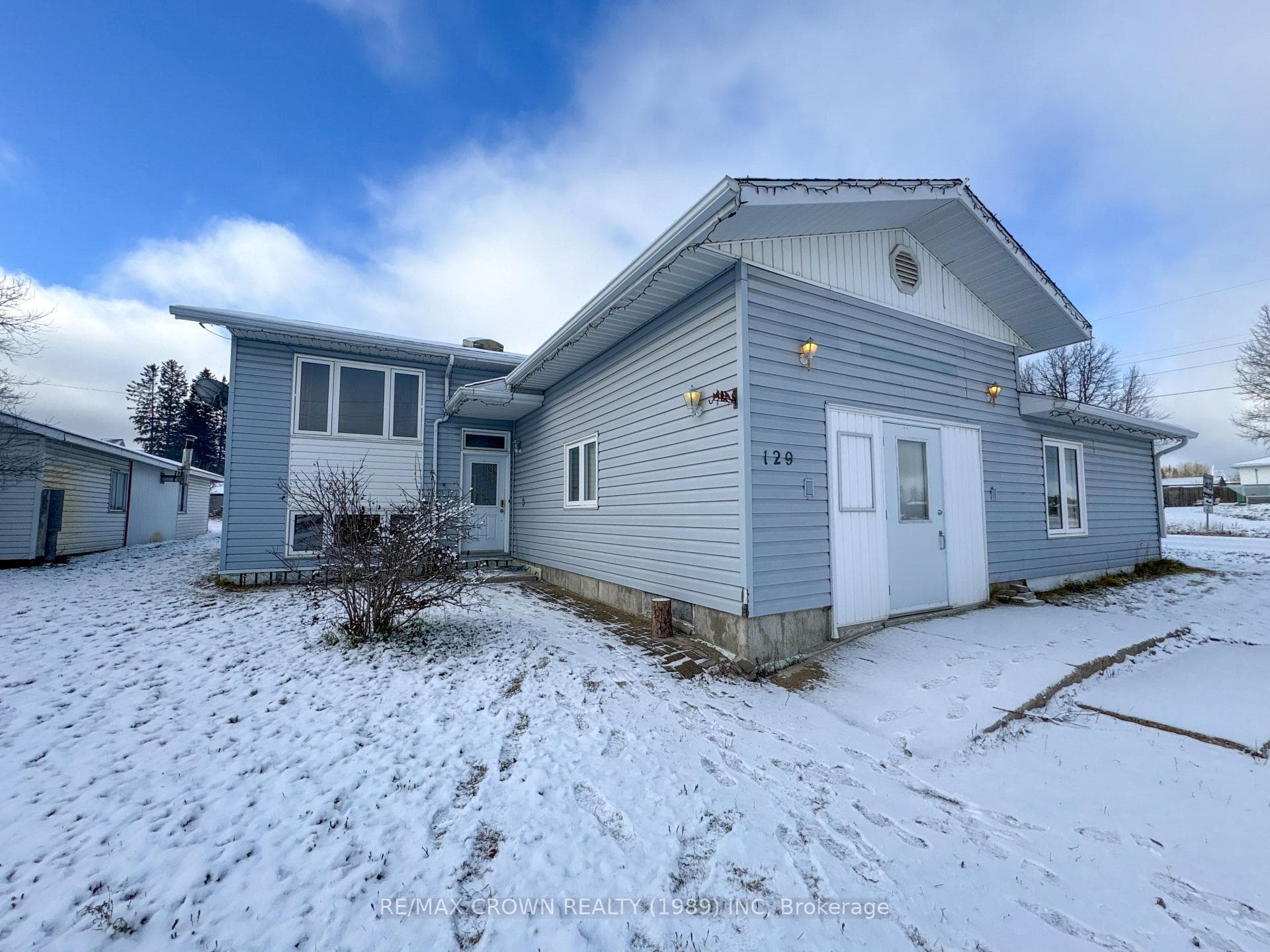 129 Front Street photo 1