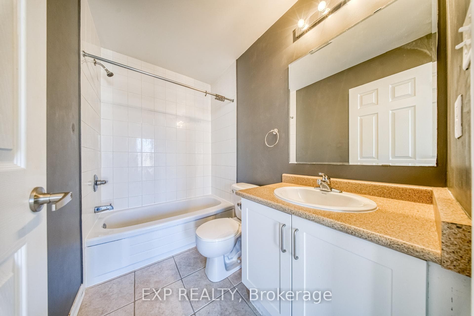 30 Yates Avenue photo 33