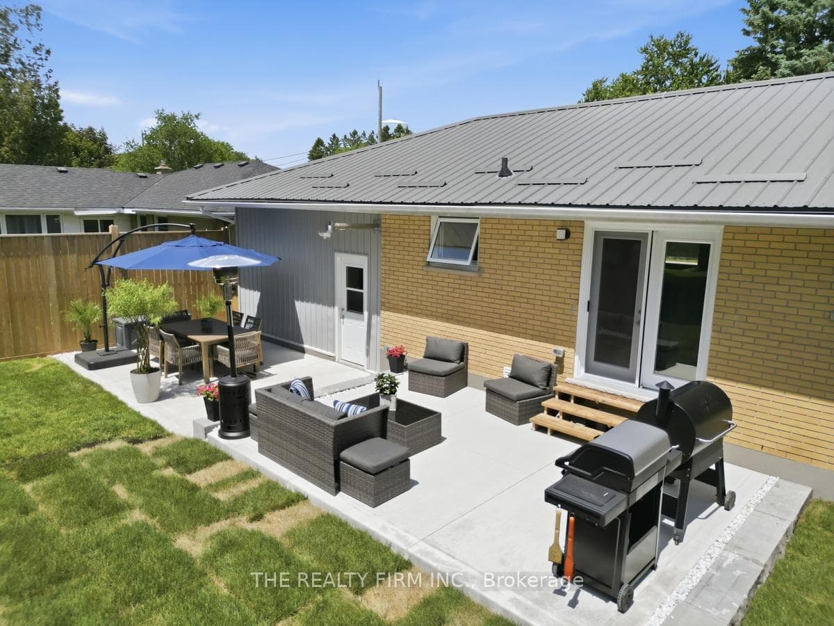 187 Byron Street photo 39
