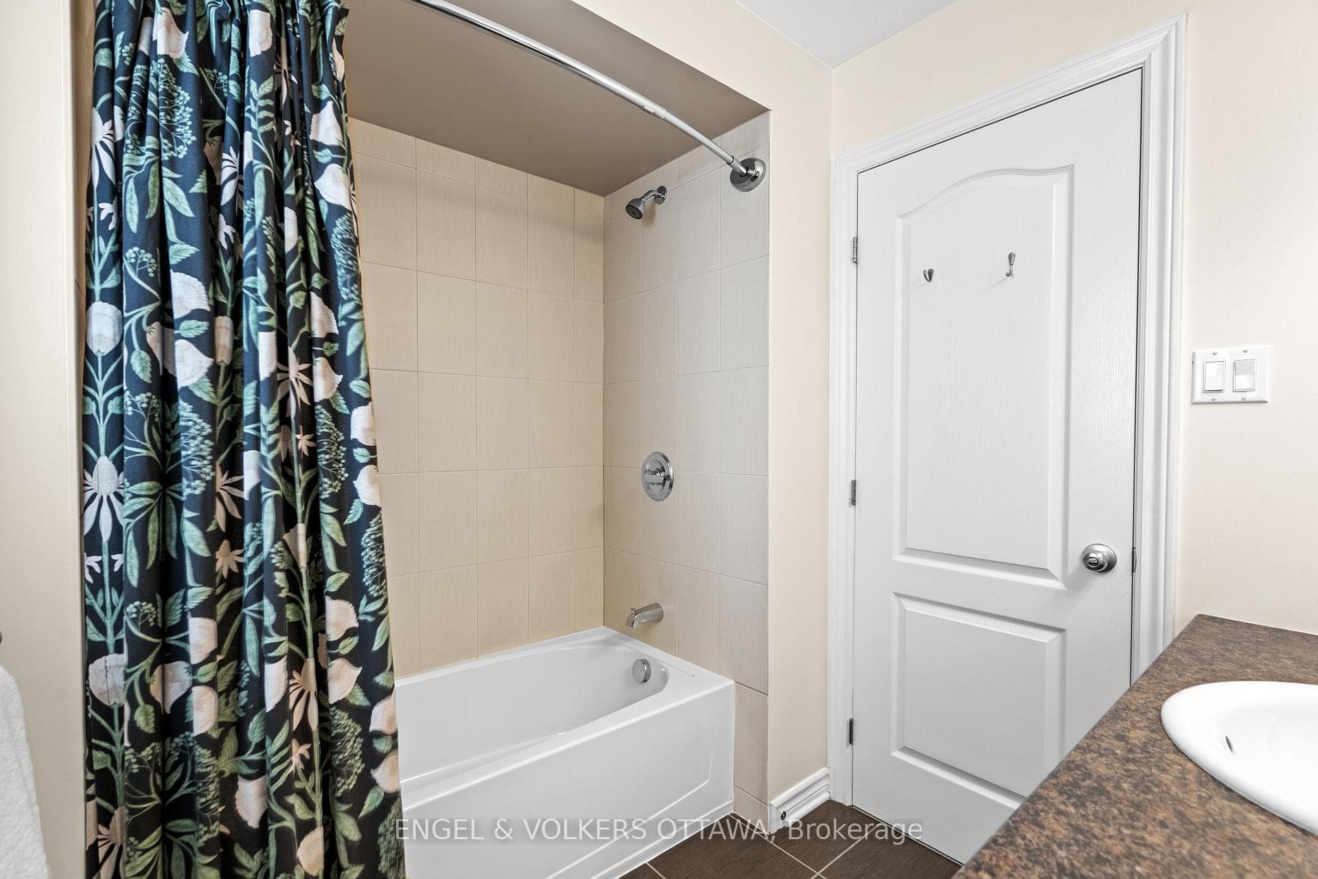 1141 Northgraves Crescent photo 36