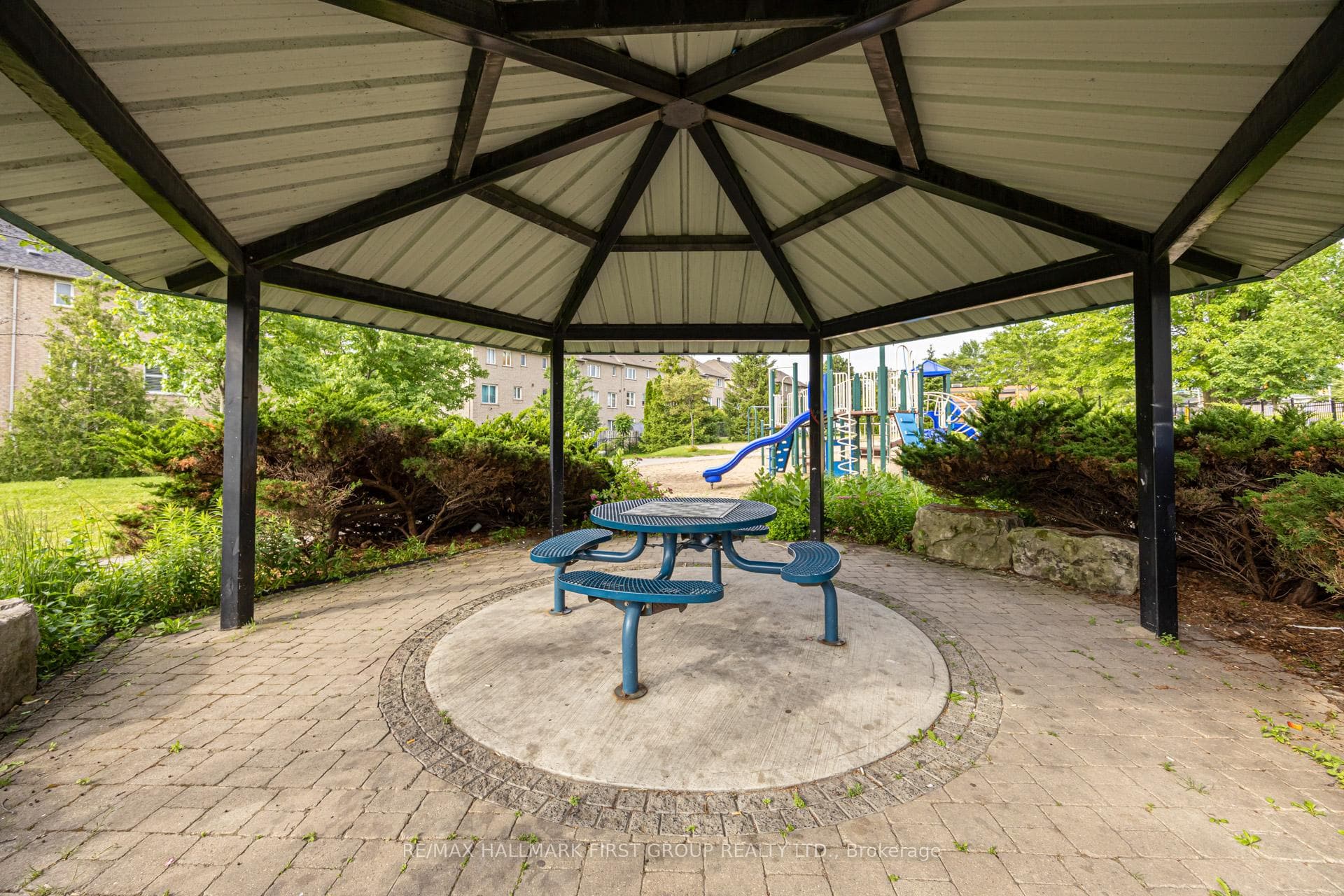 1075 Ellesmere Road Unit 15 photo 46