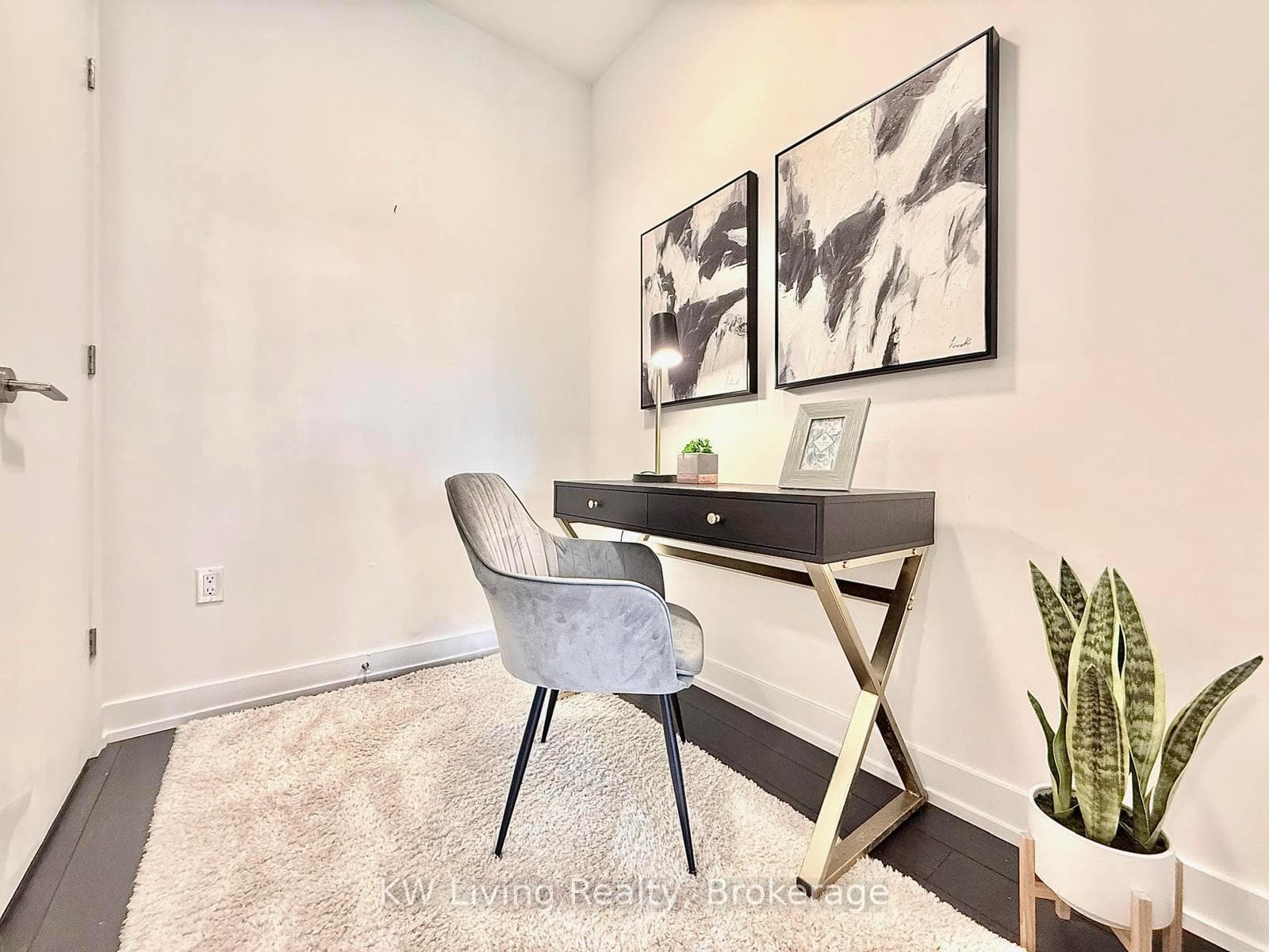 39 Roehampton Avenue Unit 701 photo 2