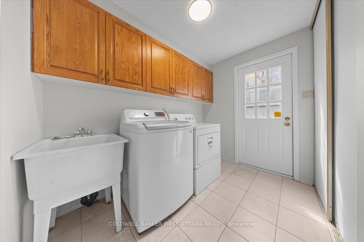 1841 Thistleleaf Crescent photo 5