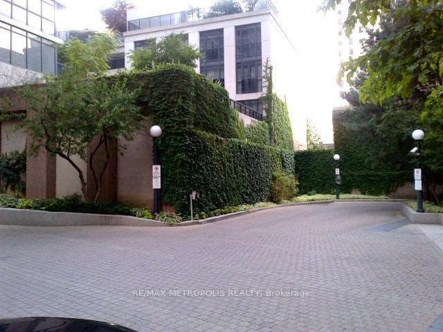7 Carlton Street Unit 1107 photo 5