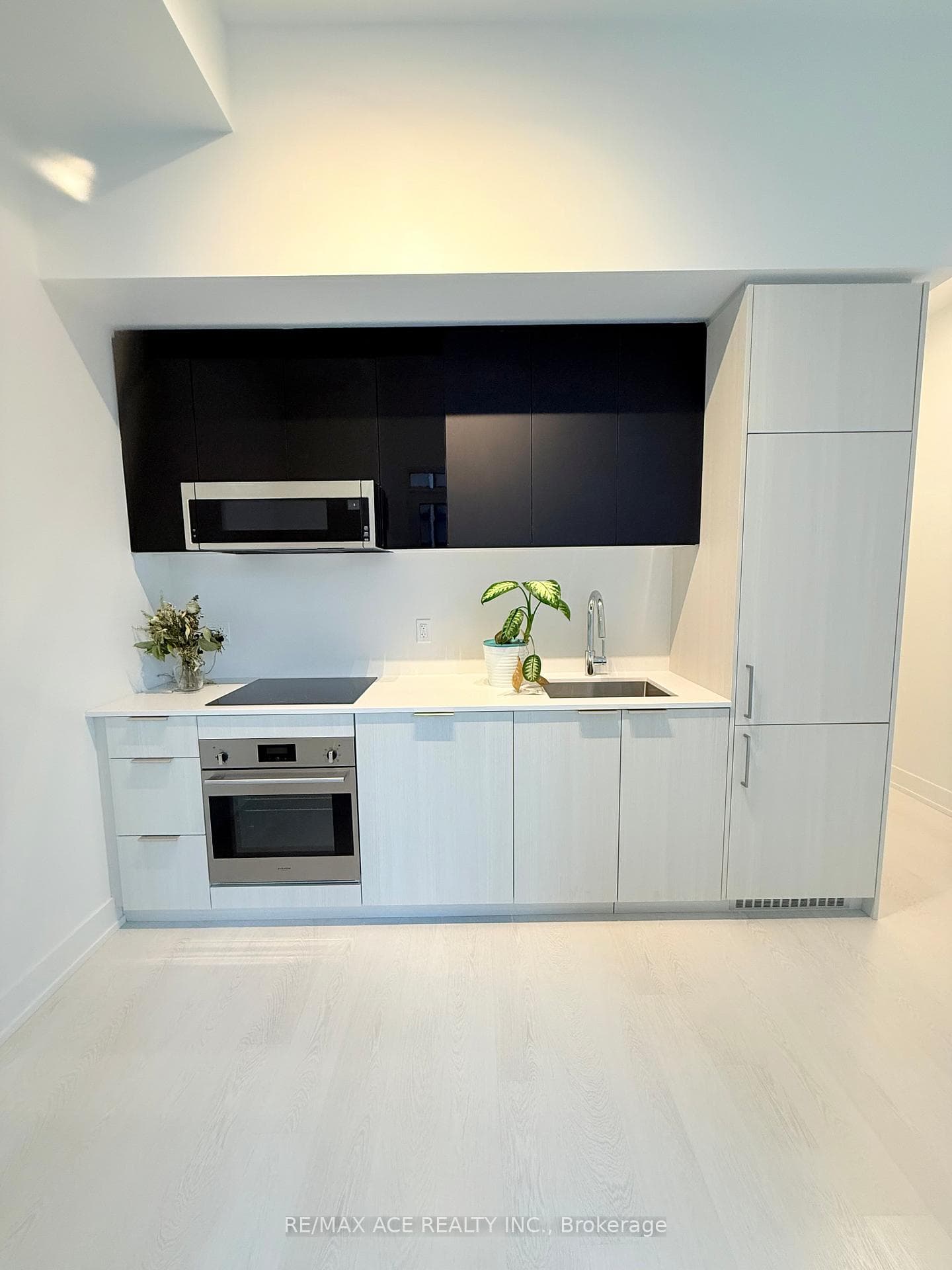 308 Jarvis Street Unit 710 photo 6