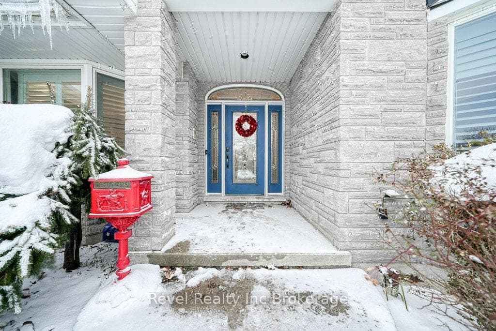 715 Springbank Avenue photo 5