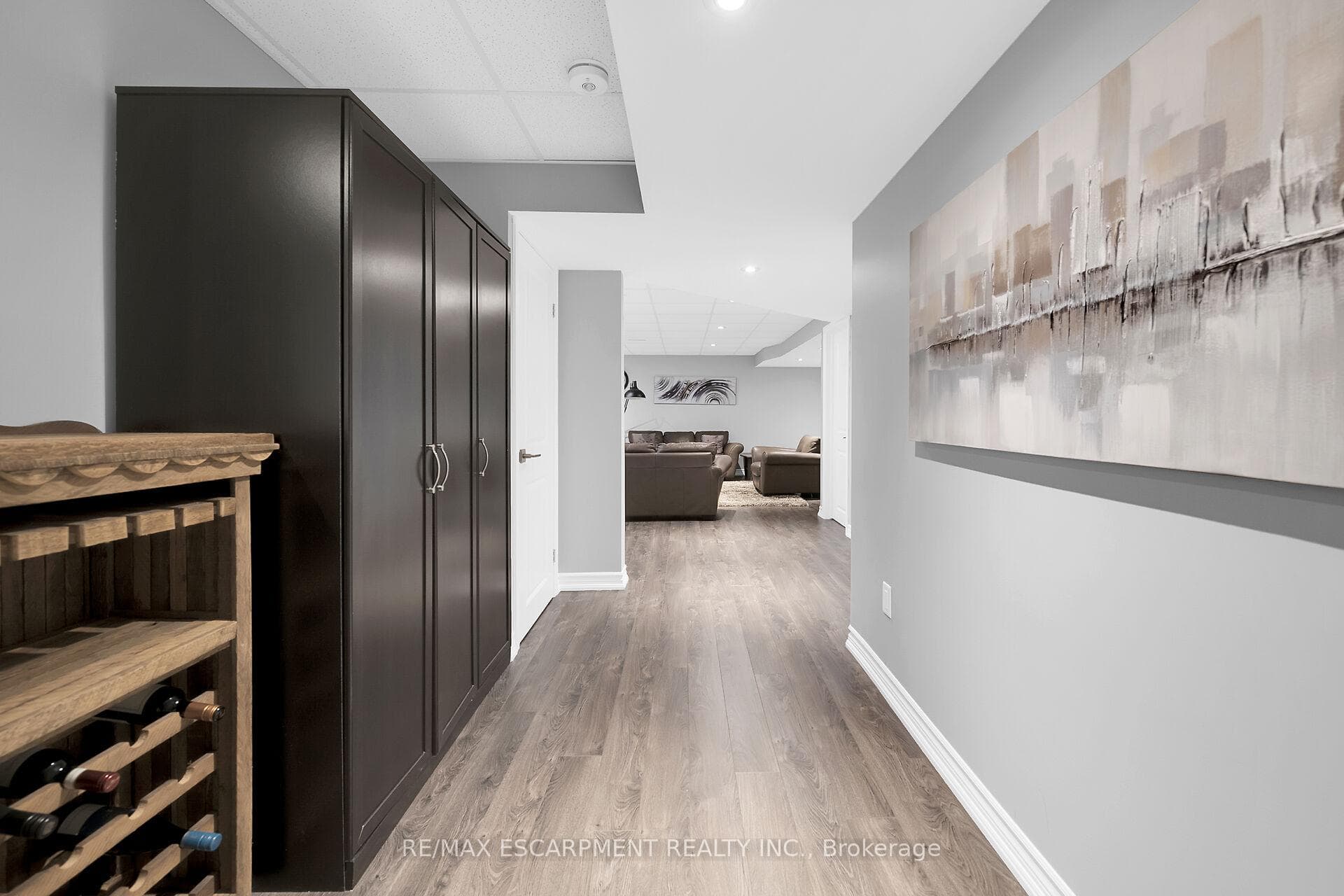 127 Lampman Drive photo 28