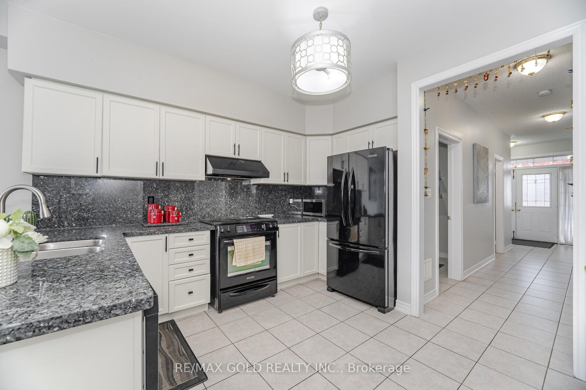 262 Thorndale Road photo 2