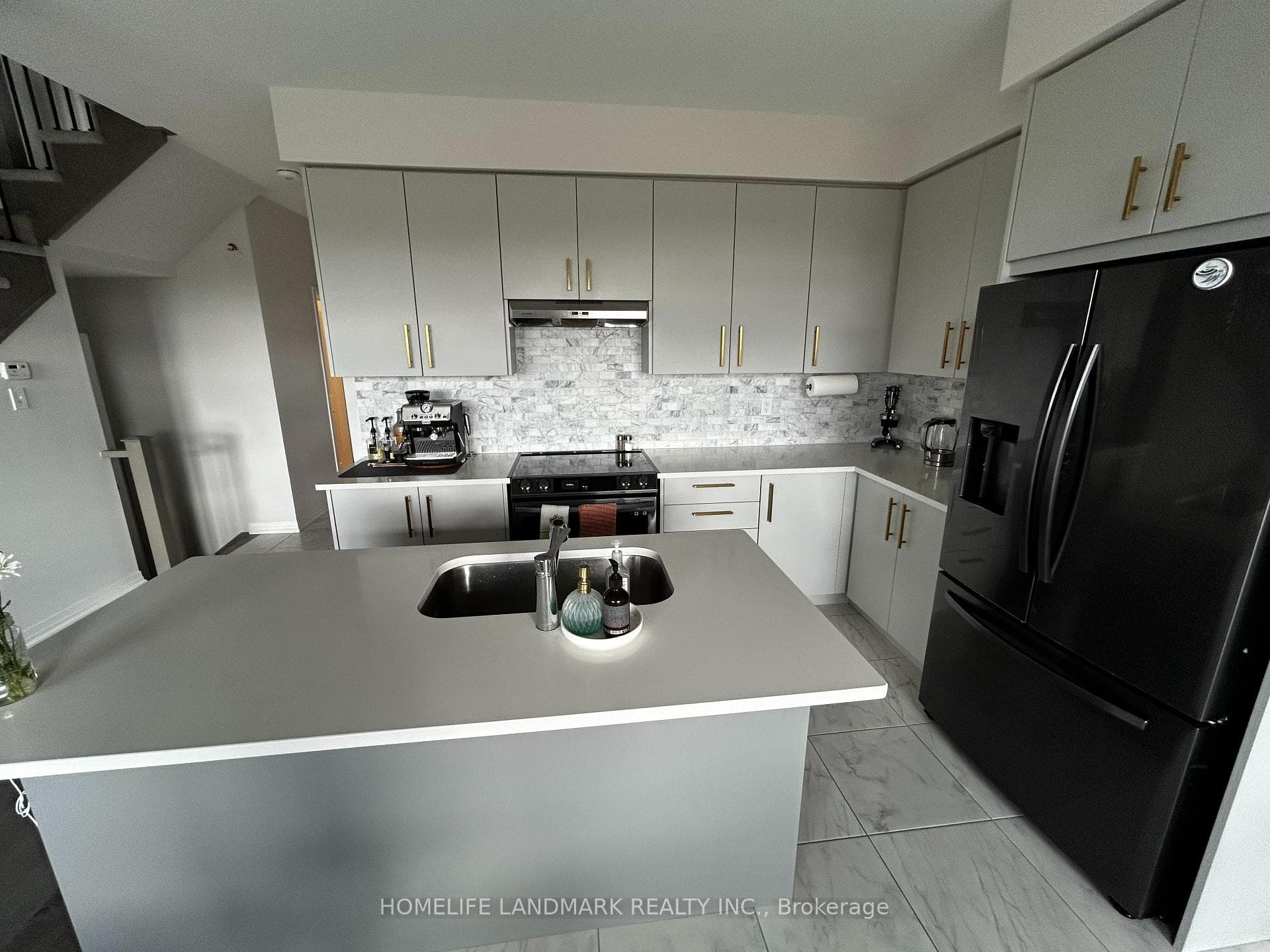88 Freedom Crescent photo 6