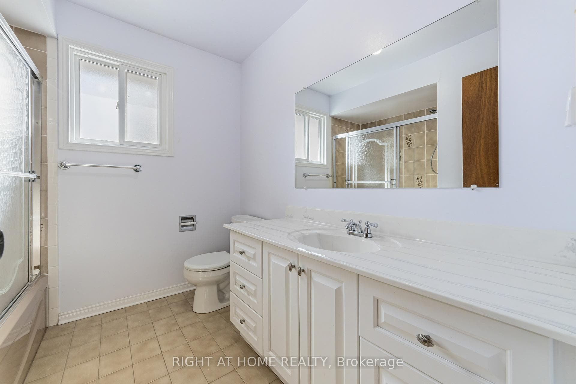 2084 Pen Street photo 27