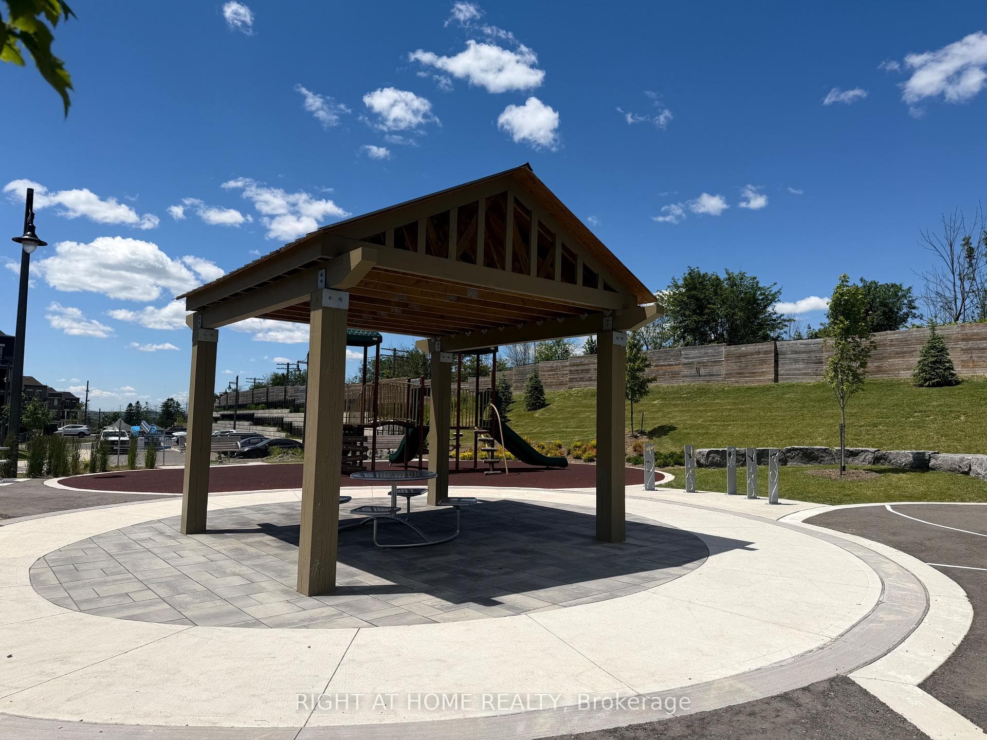 30 Caspian Square photo 31