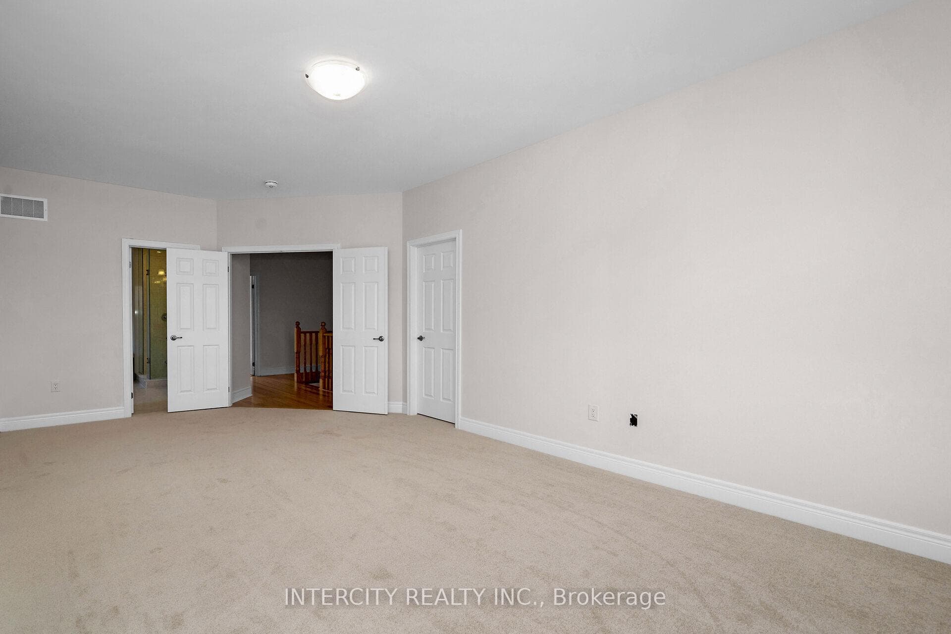 35 Keyworth Crescent photo 19