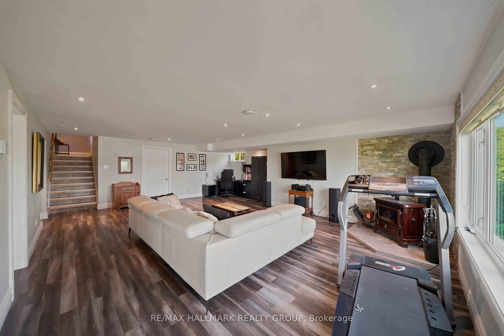 3020 BAY Road photo 29