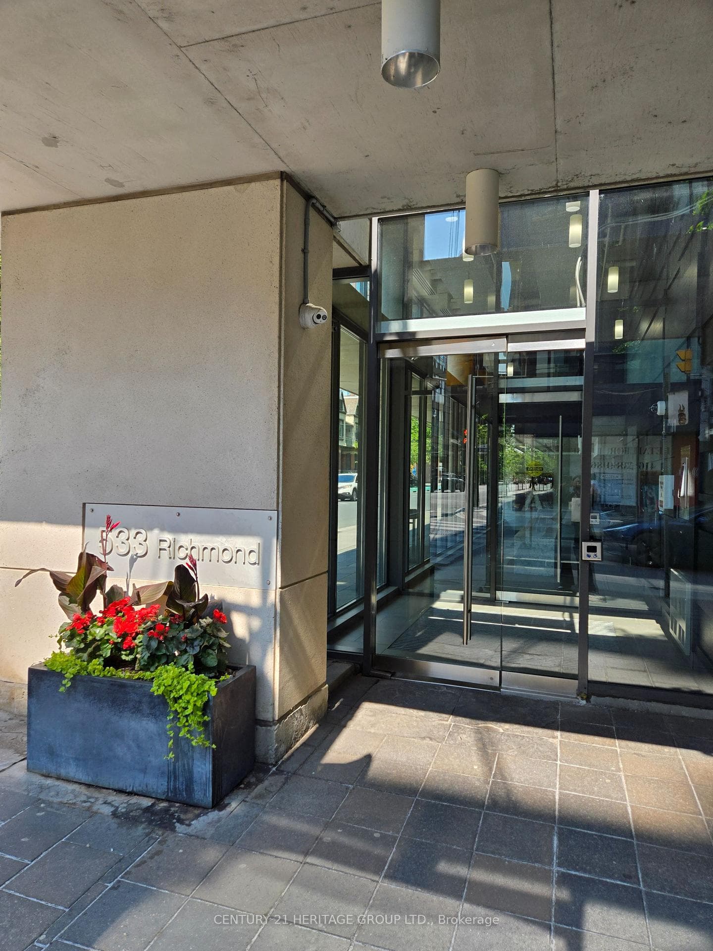 533 Richmond Street Unit 201 photo 3