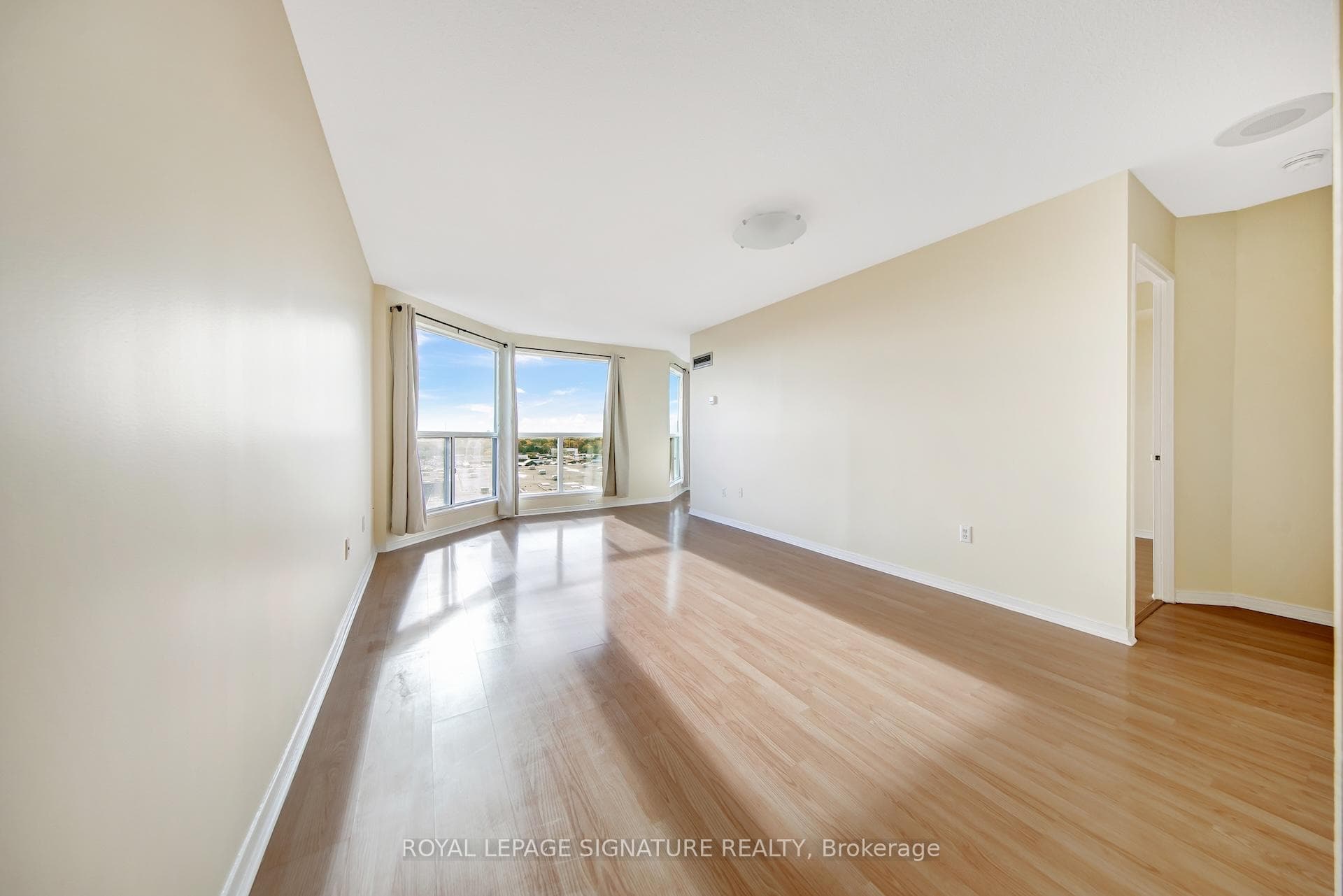 2177 Burnhamthorpe Road Unit 912 photo 15