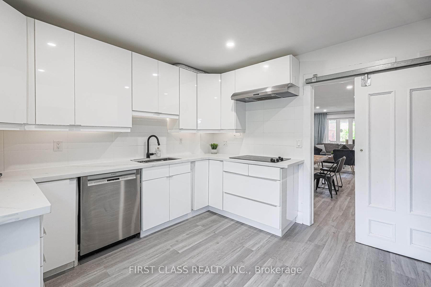 53 Aldridge Avenue photo 9