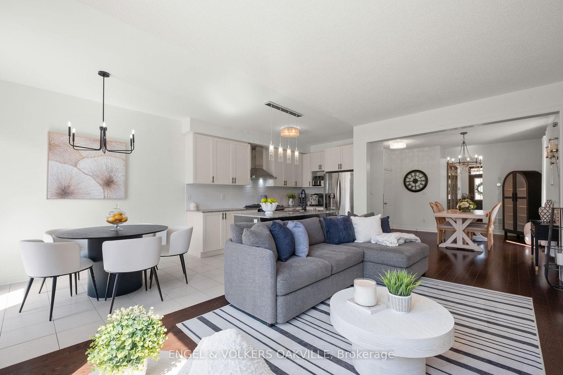 33 Sharpe Crescent photo 16