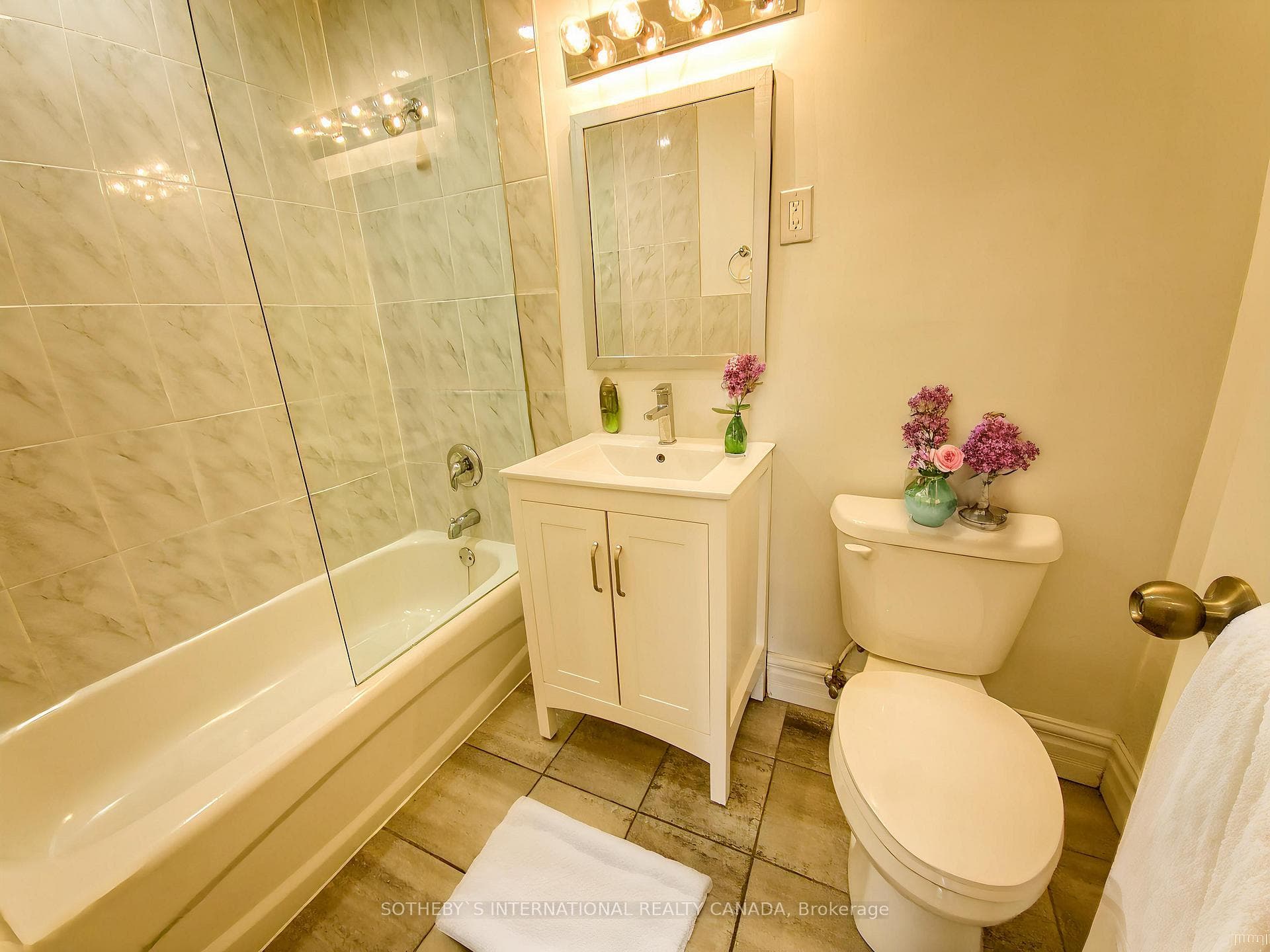 710 Spadina Avenue Unit 107 photo 10