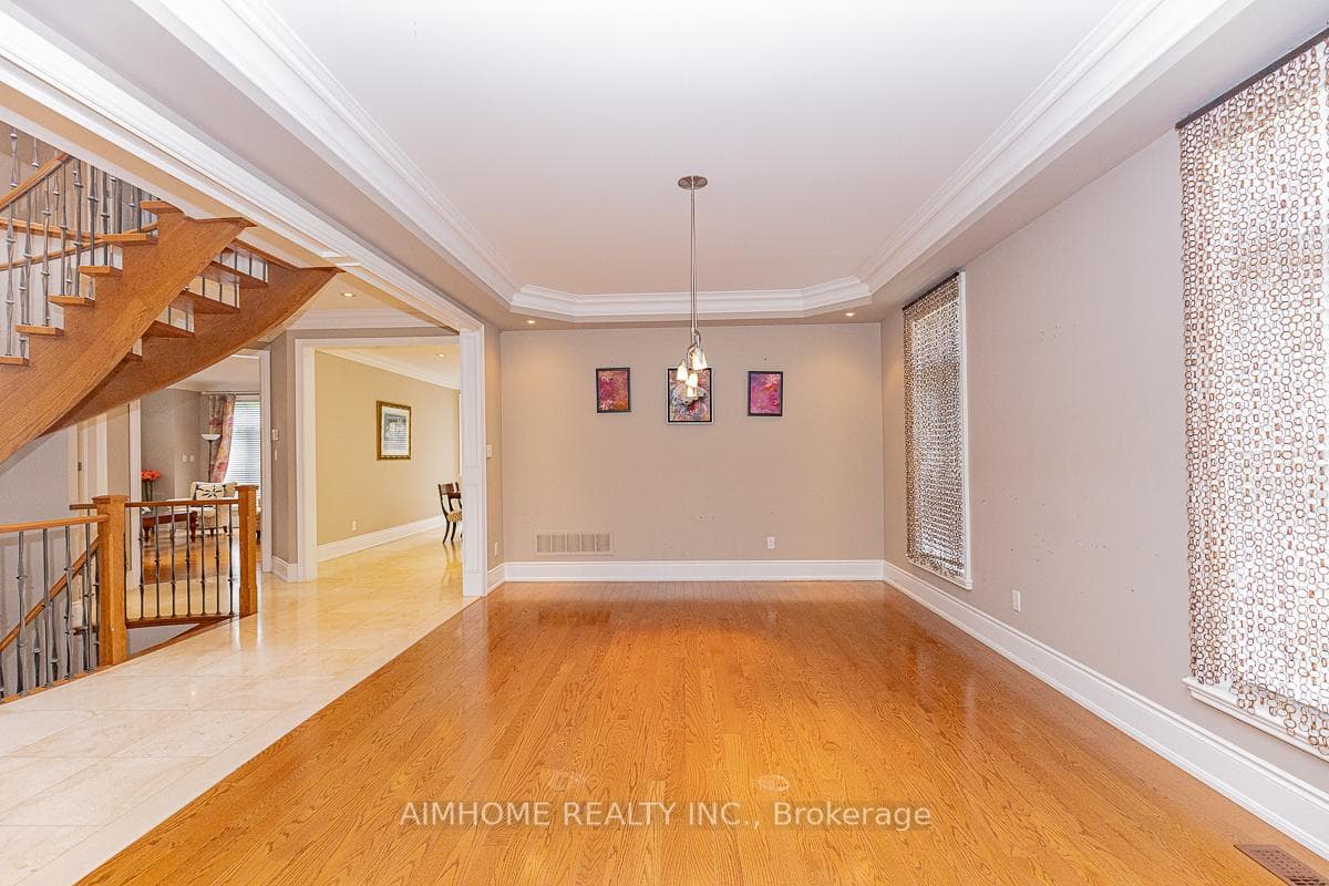 395 Princess Avenue photo 6