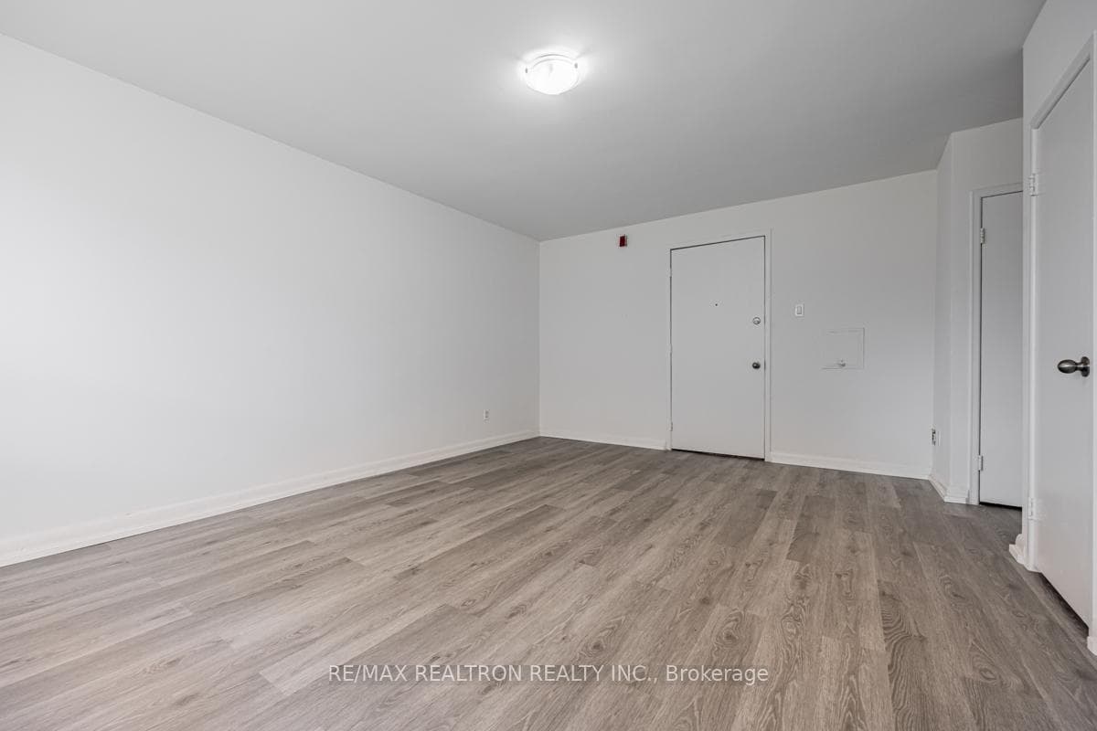4 Hill Heights Road Unit 201 photo 8