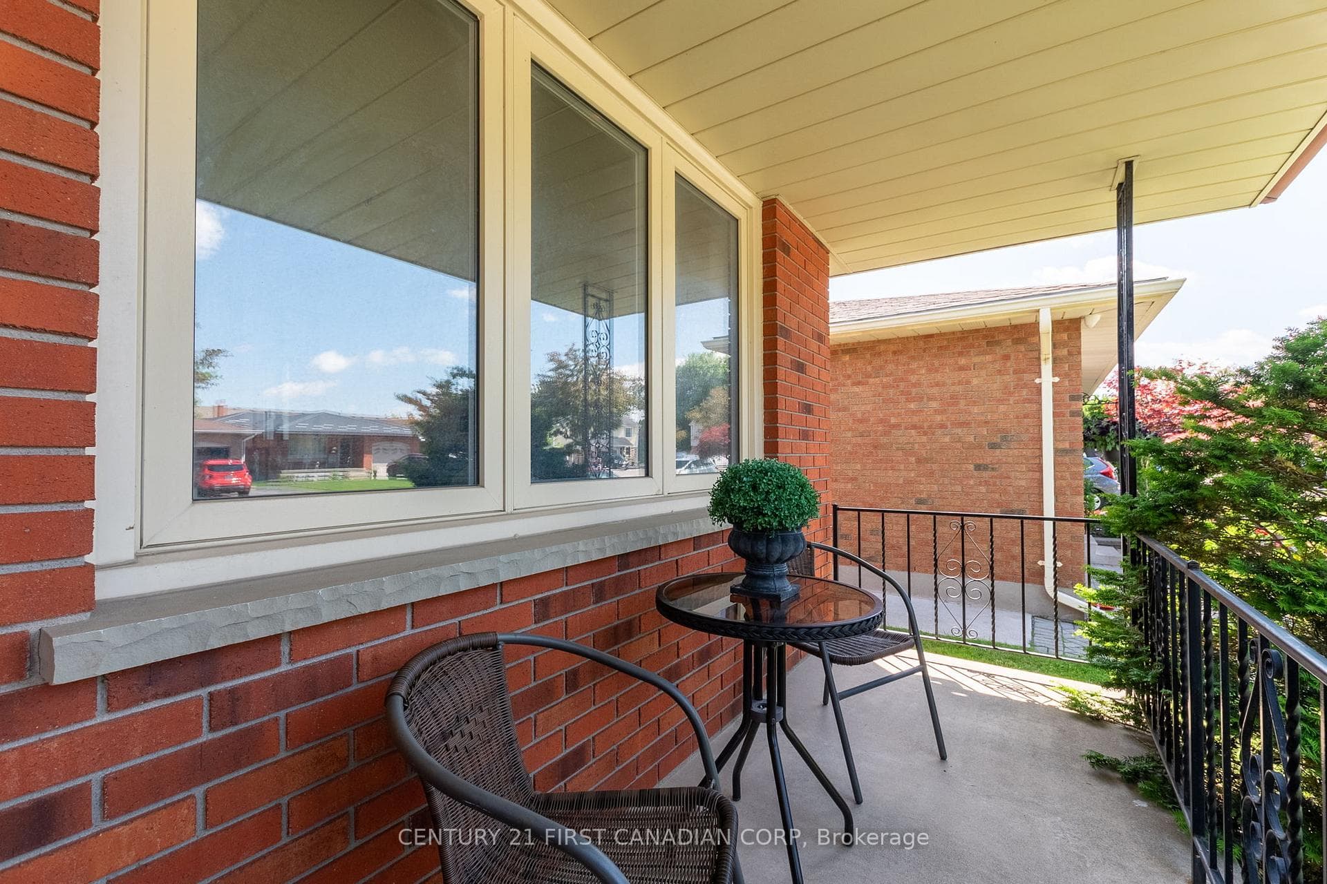 79 Roundhill Court photo 3
