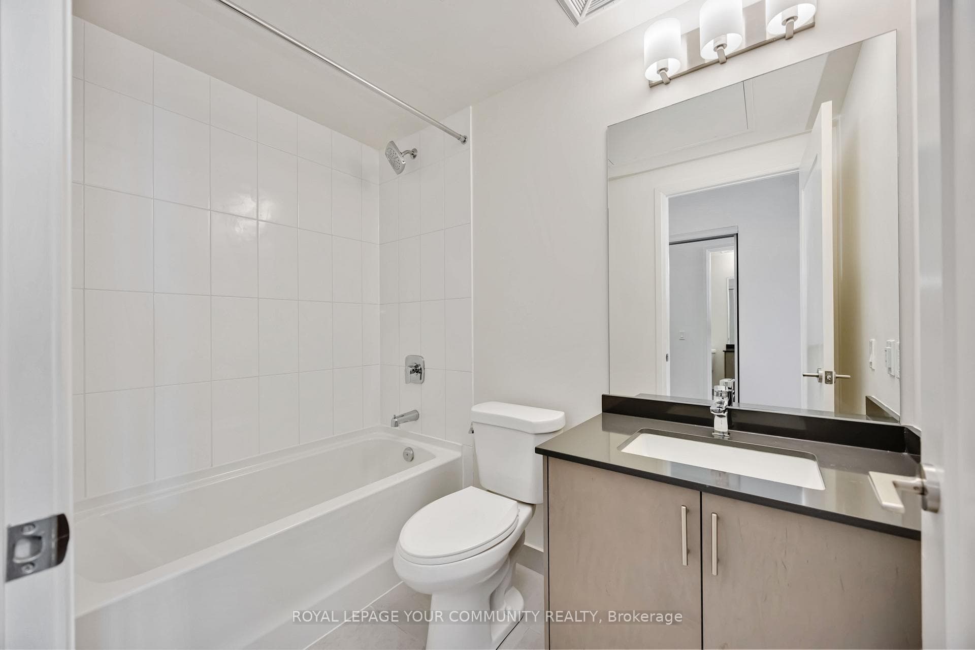 8960 Jane Street Unit 429 photo 5