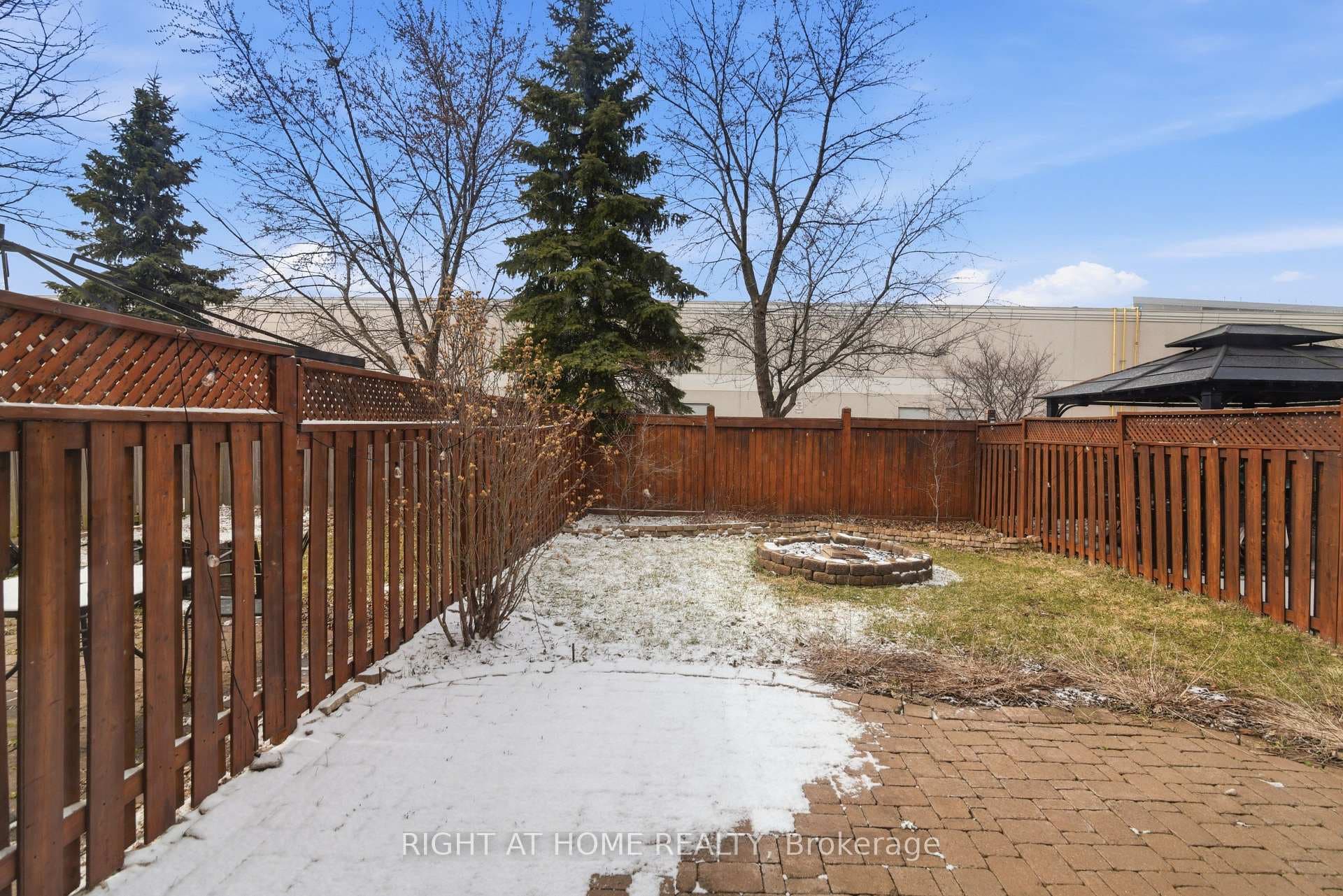 2346 Newcastle Crescent photo 19