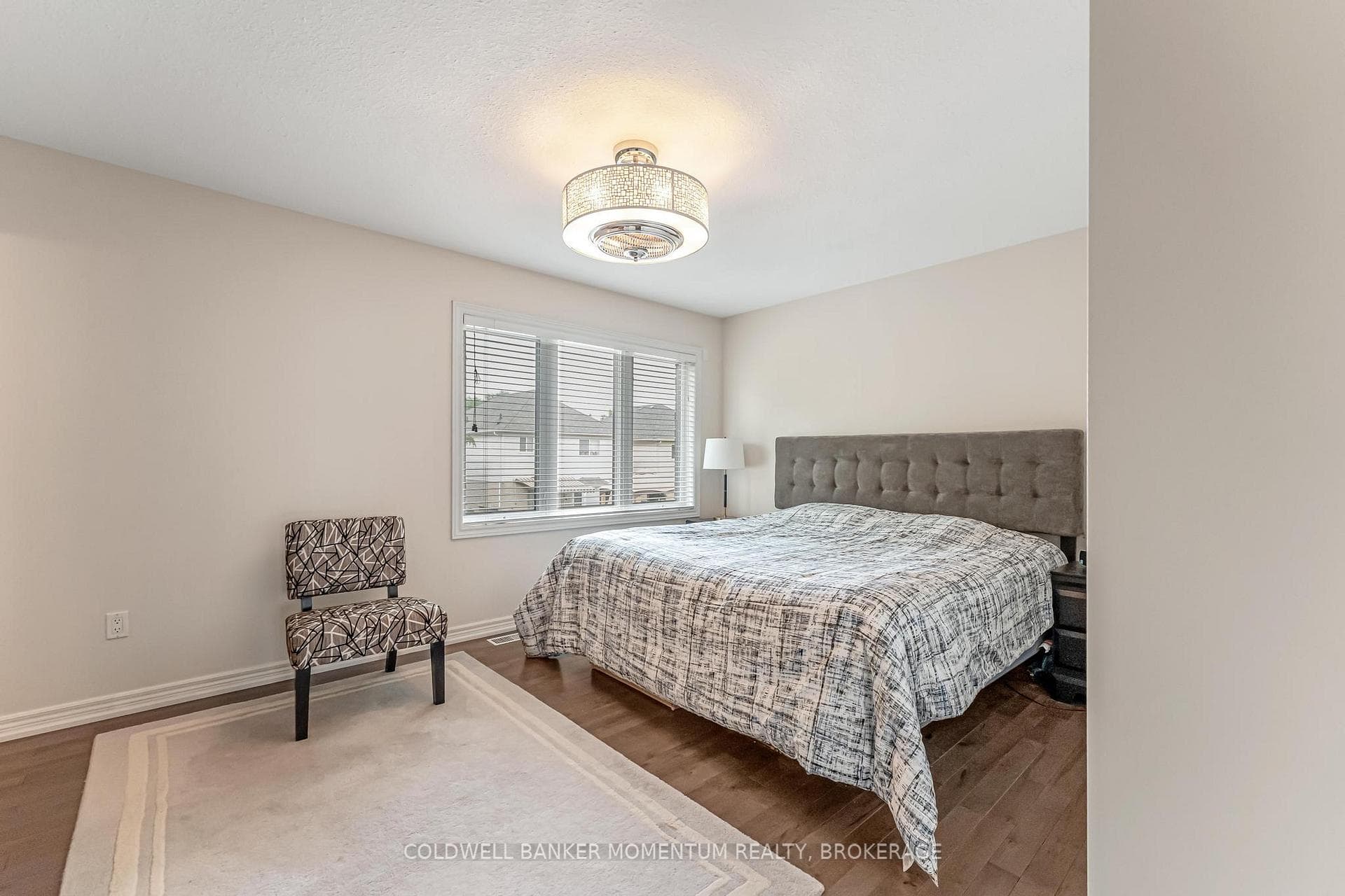 163 Crysler Crescent photo 18