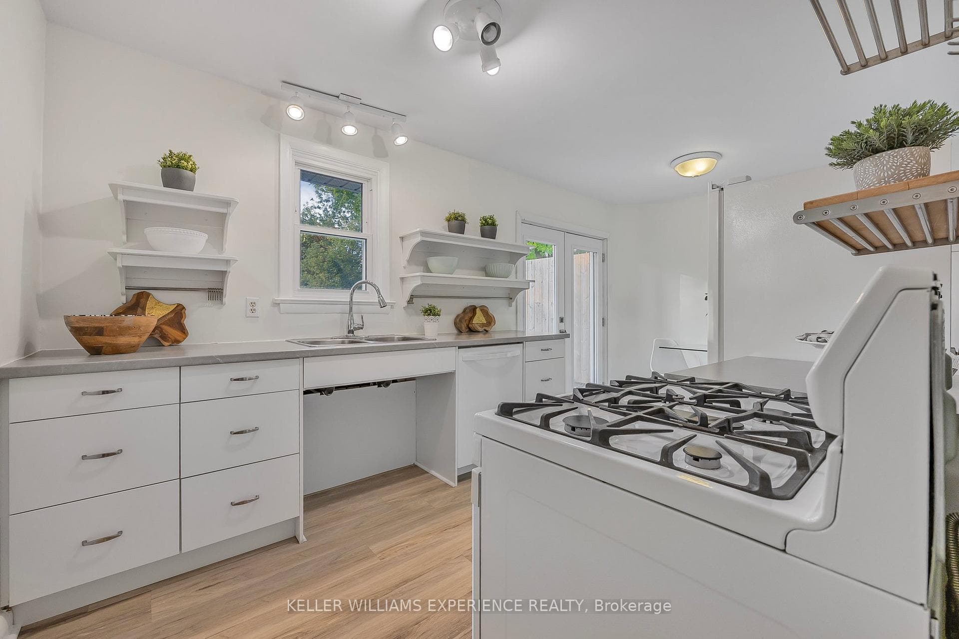 417 Blake Street photo 7