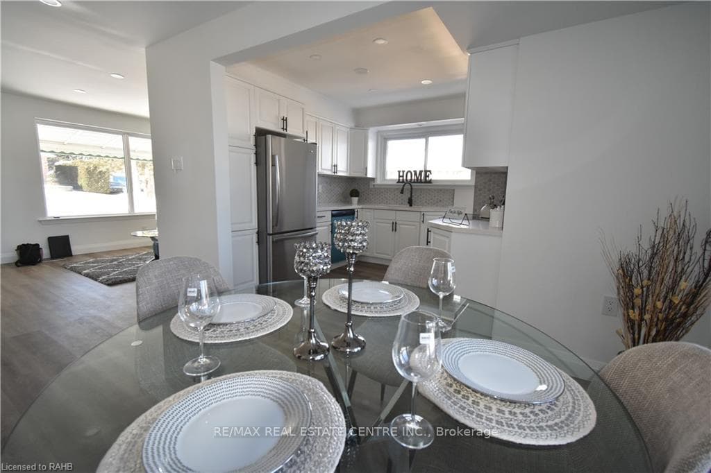 346 Brompton Avenue Unit MAIN photo 8