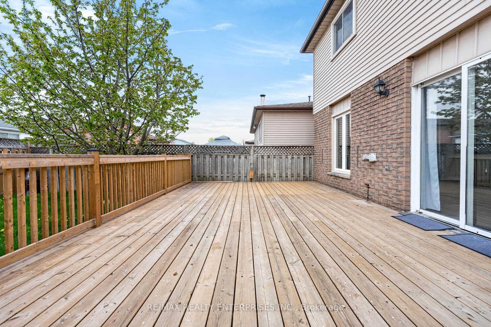 46 Robson Crescent photo 38