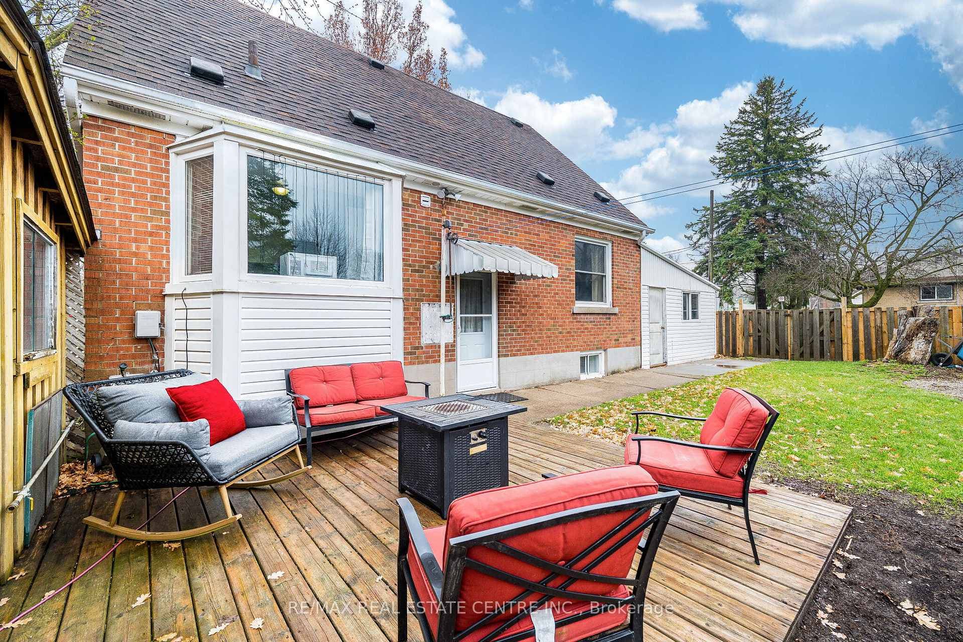 40 Ellis Crescent photo 43