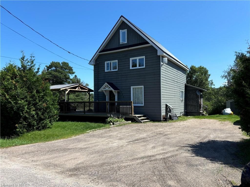 136 ARTHUR Street photo 1