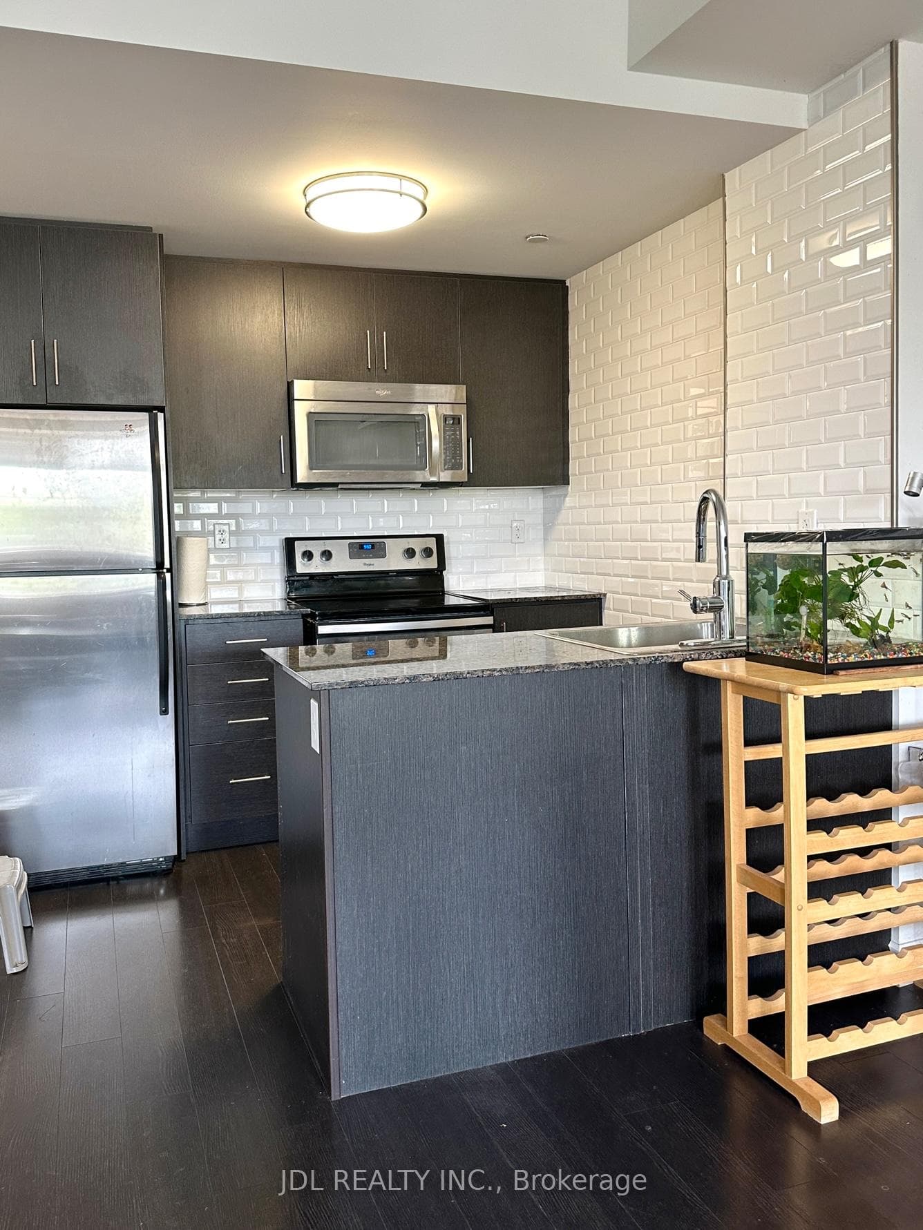 10 Carnation Avenue Unit #7 photo 5