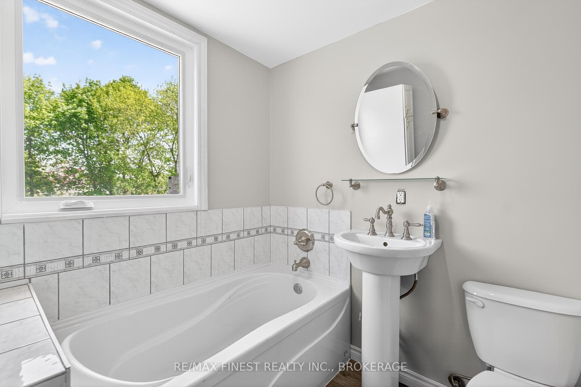 611 Alfred Street photo 27