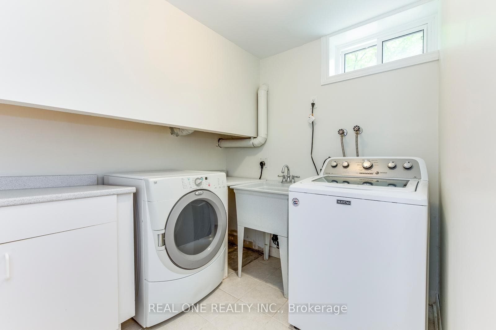 28 Osborne Crescent photo 34