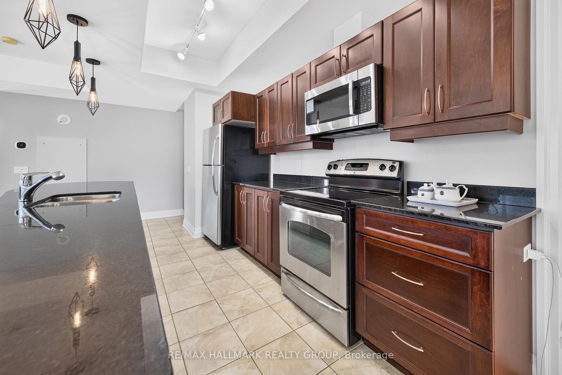 245 Kent Street Unit 909 photo 12