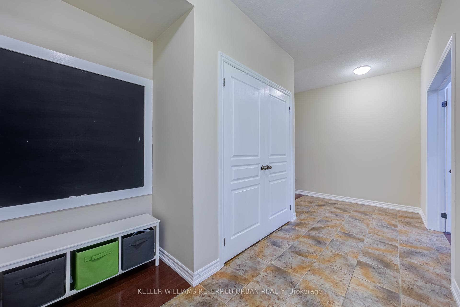 141 Whitwell Way photo 6