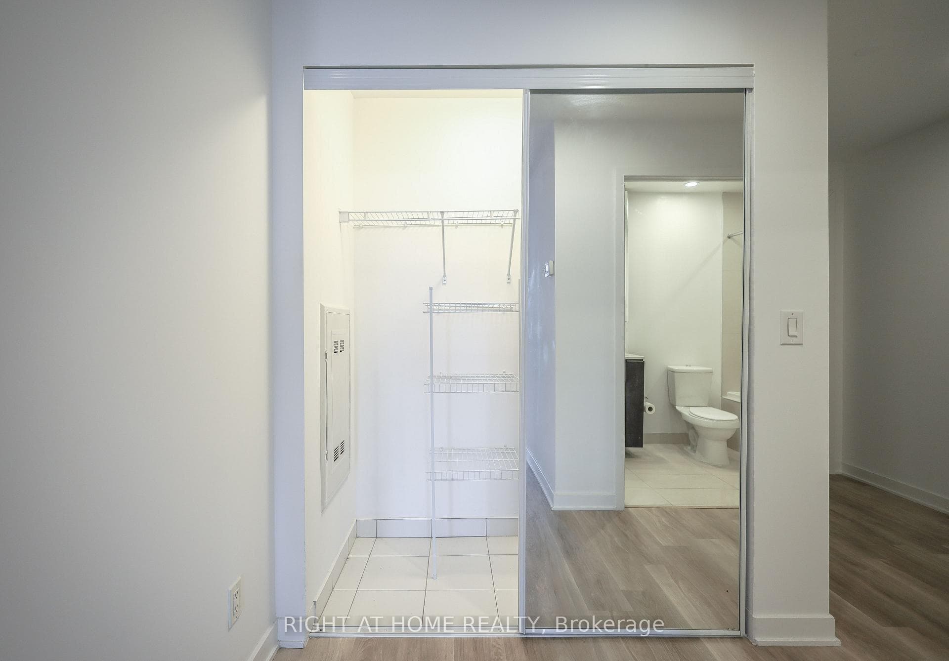 170 Sumach Street Unit 1805 photo 11