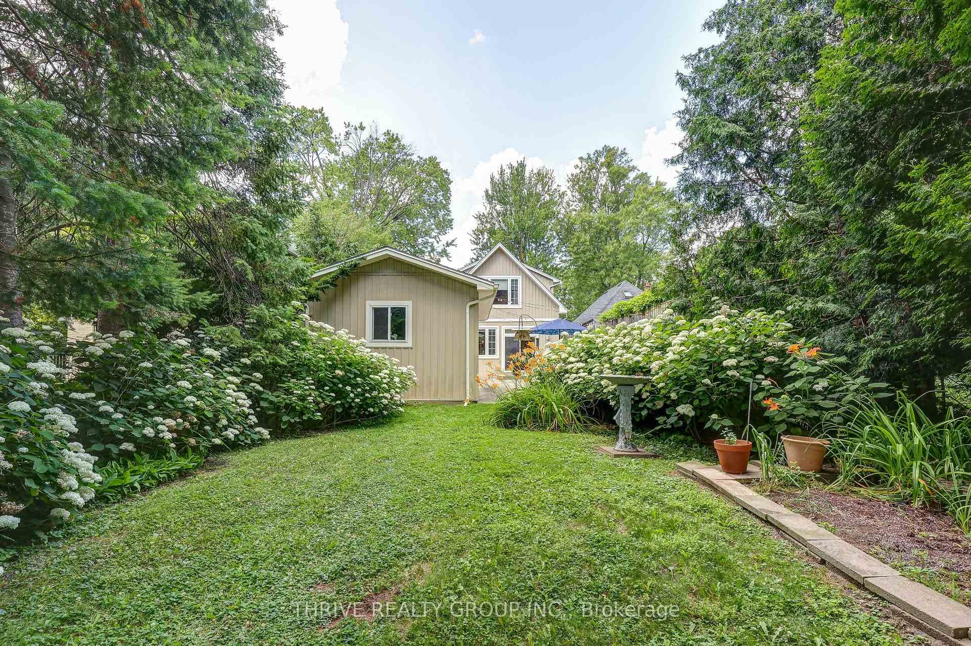866 William Street photo 49