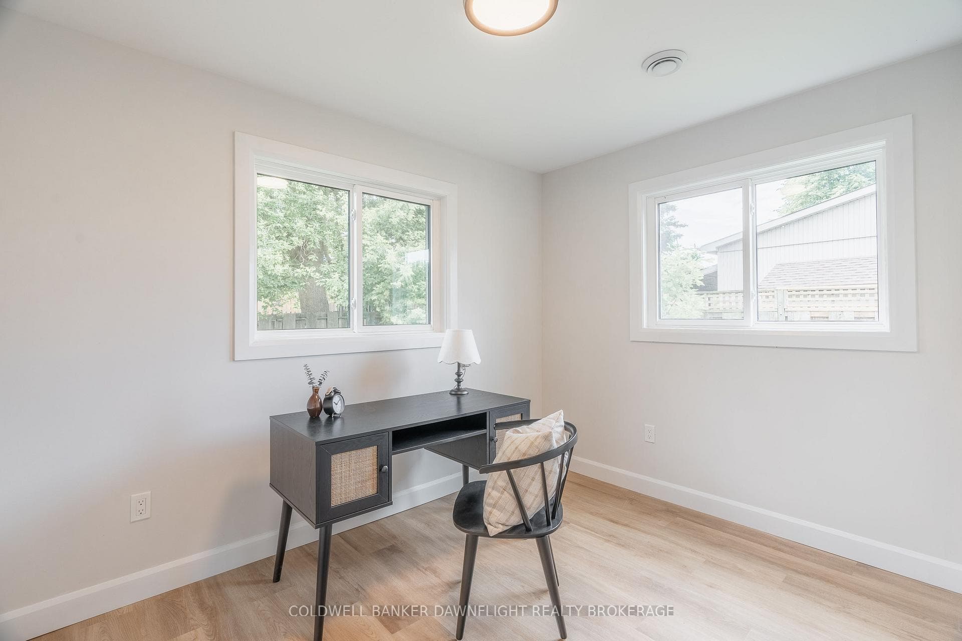 514 Edward Street photo 25