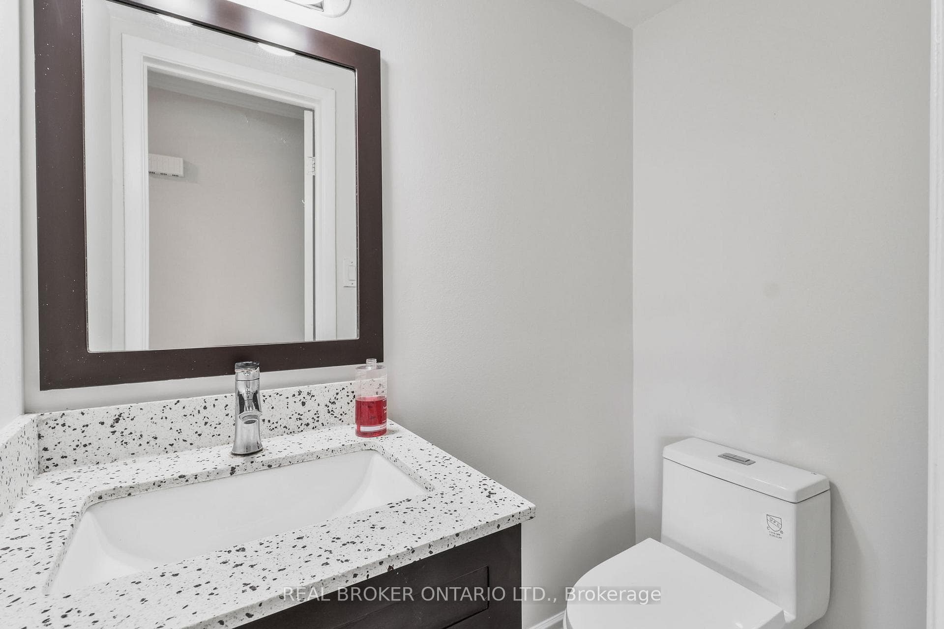 7475 Goreway Drive Unit 58 photo 3