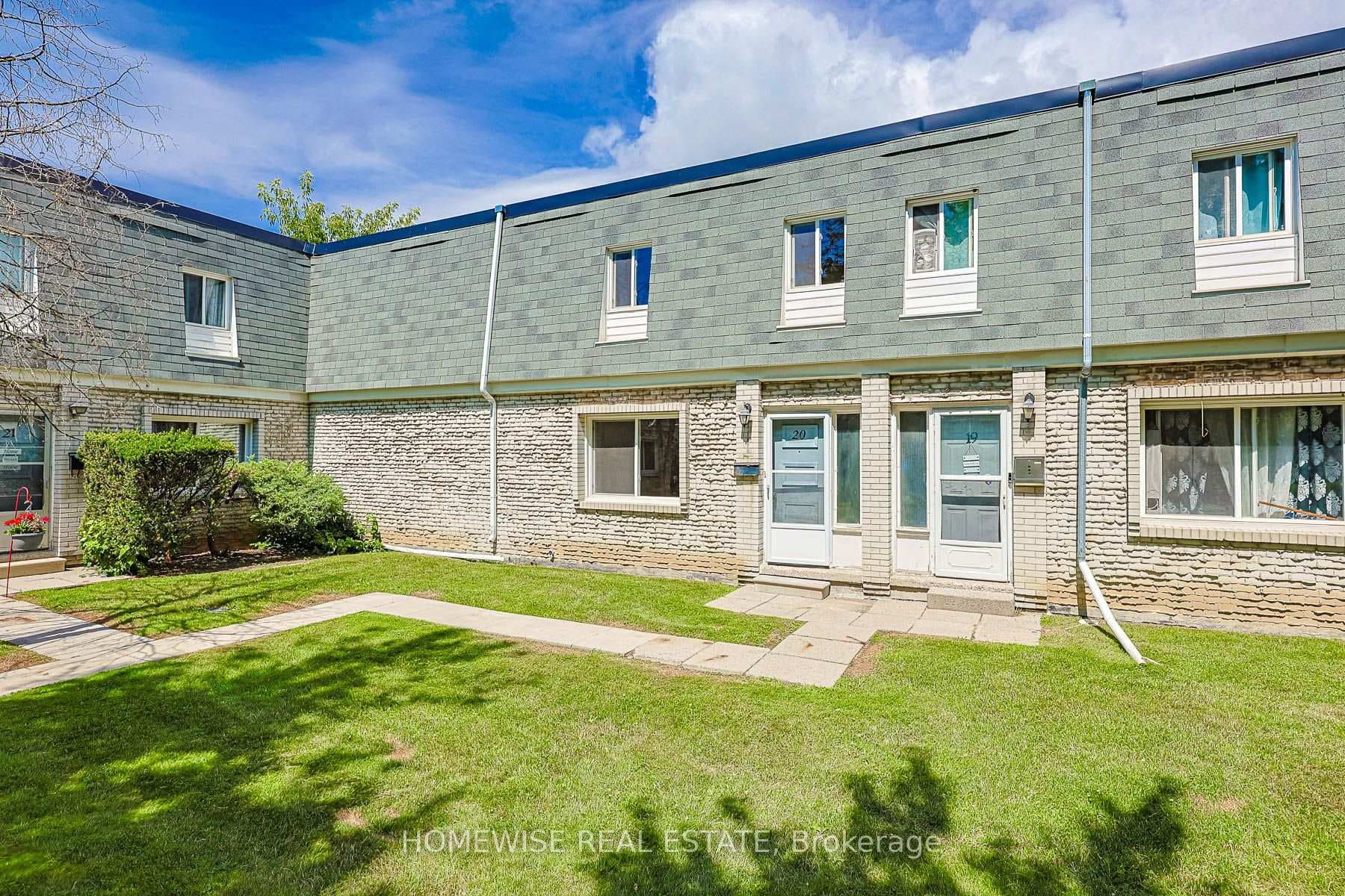 1350 Winding Trail Unit 20 photo 1